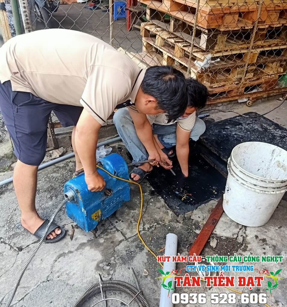 DịchVụVệSinh vn Hút Bể Phốt, Thông Tắc Cống, Thông Tắc Bồn Cầu (18)